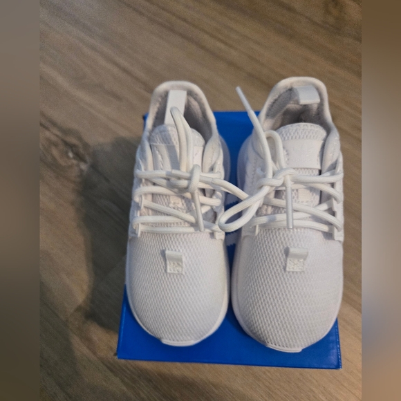 Toddler Adidas Sneakers - Picture 3 of 6